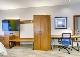 Holiday Inn Express VINCENNES by IHG 2