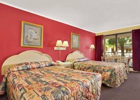 Royal Palace Inn & Suites 3