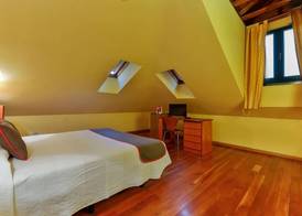 Hostal La Chata by Vivere Stays 5