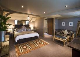 The Farmhouse Hotel and Restaurant 3