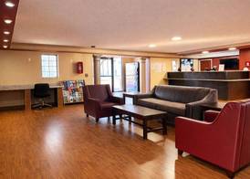 Red Roof Inn & Suites Houston- Hobby Airport 5