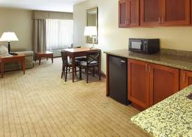Holiday Inn Express & Suites SEARCY by IHG 3