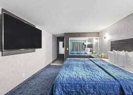 Hotel OPUS Bronx Near Bay Plaza Mall 4