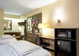 Red Roof Inn PLUS + Boston - Framingham 4
