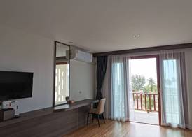 Nana Beach Hotel & Resort 3