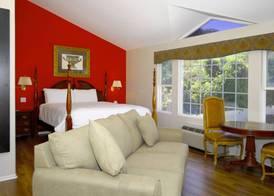 Malibu Country Inn 5