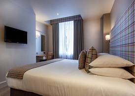 White Hart Hotel & Apartments 4