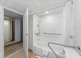 Comfort Suites Bethlehem Near Lehigh University and LVI Airport 4