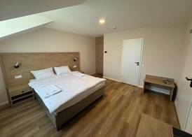 Promenaden Hotel 4
