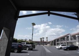 Days Inn by Wyndham Hemet 5