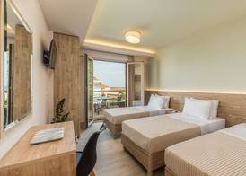Makris Luxury Rooms 4