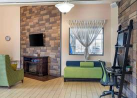 Quality Inn & Suites Delaware South 4