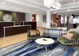 Fairfield Inn & Suites by Marriott Rogers 2