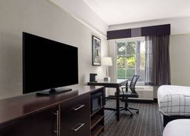 La Quinta by Wyndham Santa Clarita - Valencia 4