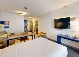 Comfort Inn & Suites at Sanford Sports Complex 5