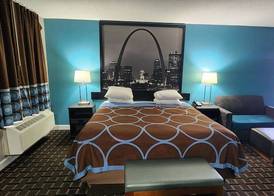 Super 8 by Wyndham Belleville St. Louis Area 5