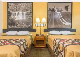 Super 8 by Wyndham Williamsburg 3