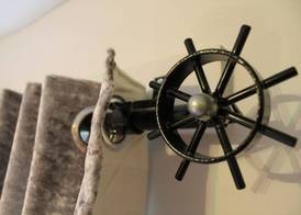 Jolly Sailor- Fish on the Quay 4