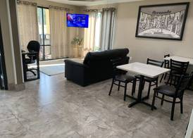 Harmony Hotel, Hernando 4