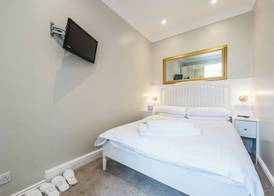 Stylish apartment 12 minutes tube to Oxford Street with free wifi and air con 3