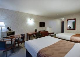 Ramada by Wyndham Nisku Edmonton Airport 2