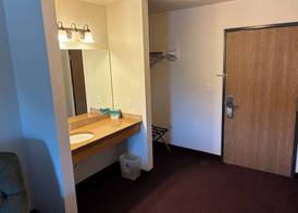 Super 8 by Wyndham Rexburg 5