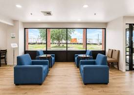 Days Inn by Wyndham Lake Point 4