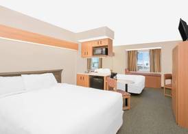 Microtel Inn & Suites by Wyndham Colfax/Newton 3