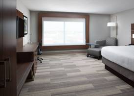 Holiday Inn Express & Suites KINGDOM CITY by IHG 4