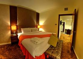 Meneur Hotel 2