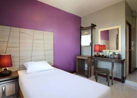 Rambuttri Village Plaza 4