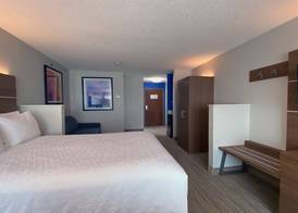 Holiday Inn Express & Suites SOMERSET CENTRAL by IHG 4
