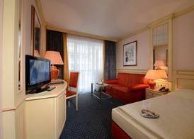 The Monarch Hotel 5