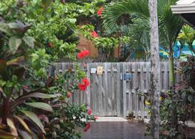PUR Boutique Cabanas, Adults Only 2