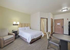 Affordable Suites of America Tulsa 4