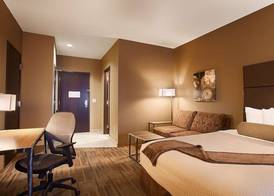 Best Western Plus Night Watchman Inn & Suites 4