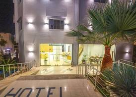 Hotel Sea Breeze 4