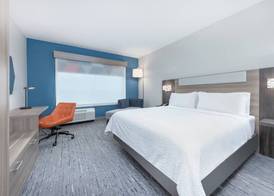 Holiday Inn Express & Suites BEEVILLE by IHG 3