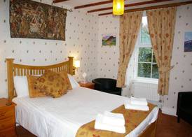 Elen's Castle Bed, Breakfast and Bar 4