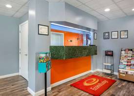 Econo Lodge Cortland Downtown 2