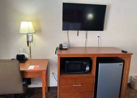 Ember Inn Suites Waite Park - St Cloud 5