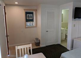 Crystal Sands Motel 5