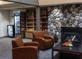 Pacific Shores Resort & Spa 3