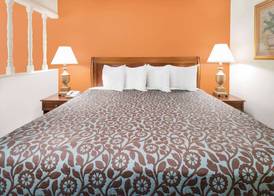 Days Inn by Wyndham Orangeburg South 5