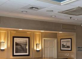 Newport Beach Hotel & Suites 4