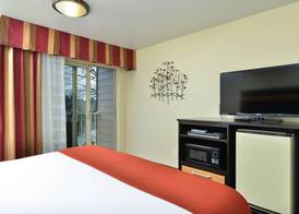 Holiday Inn Express PORTLAND SE - CLACKAMAS AREA by IHG 2