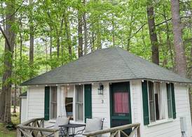 Hinckleys Dreamwood Cottages 2