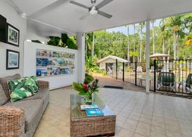 Seascape Holidays at The Queenslander 2