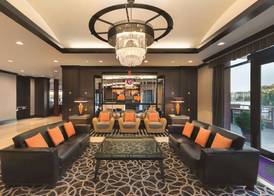Coast Victoria Hotel & Marina by APA 3