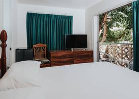 Royal Grove Waikiki 3